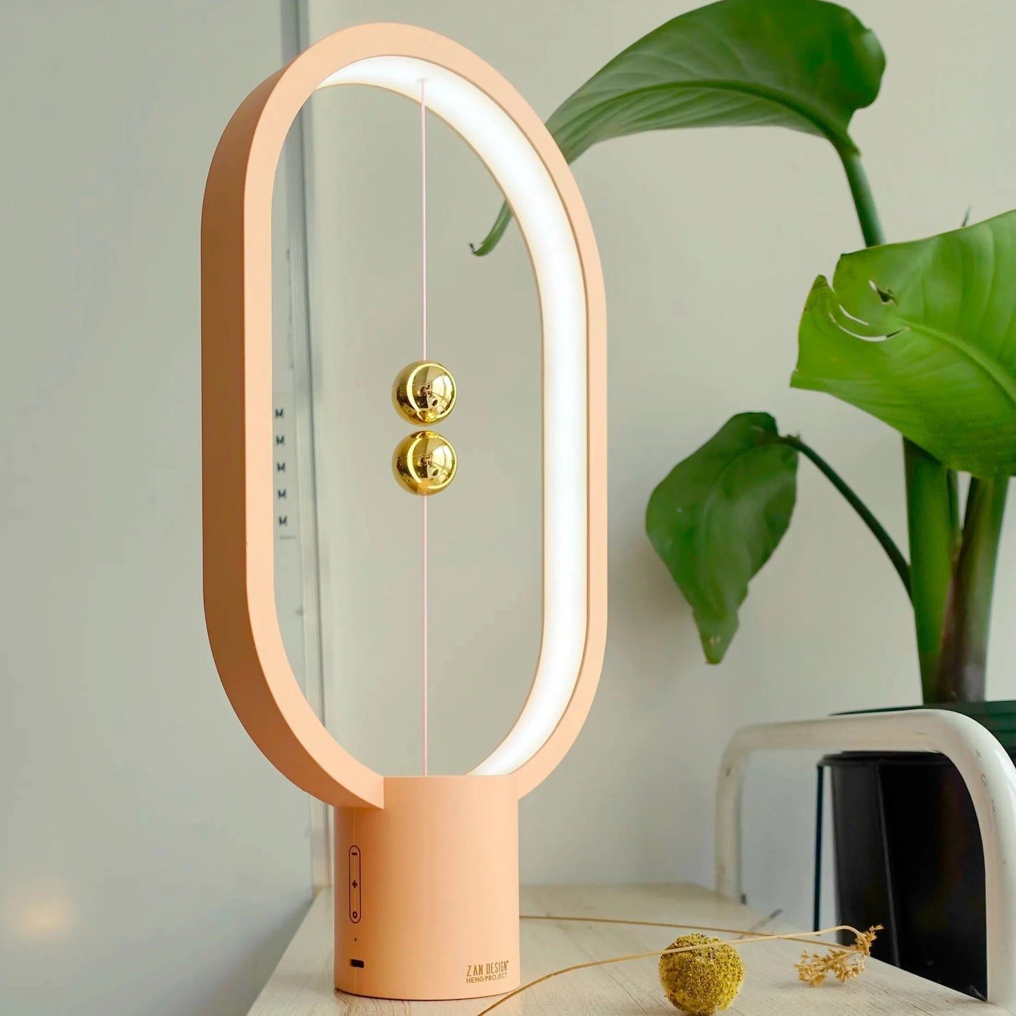 LuminaMag – Moderne Magnetische Tafellamp