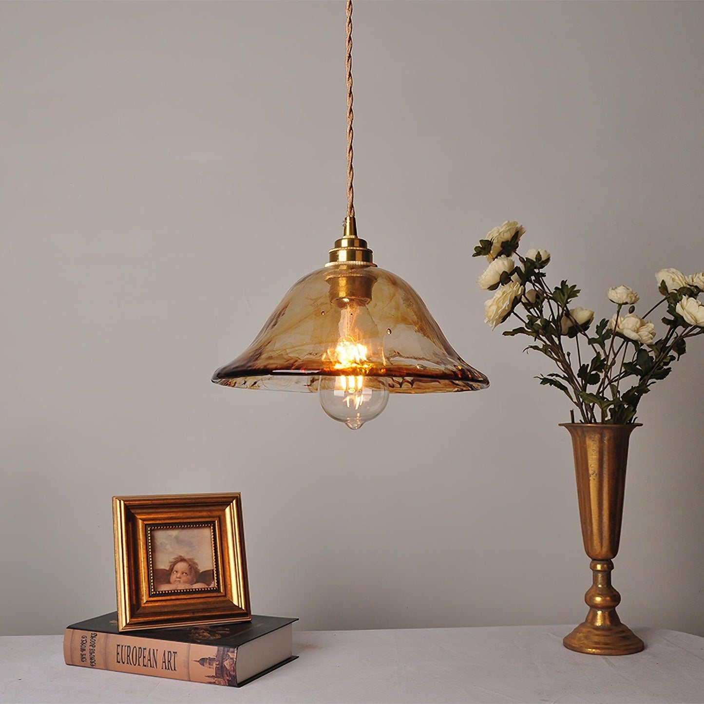 AmberHaven – Vintage Hanglamp in Bruin Glas