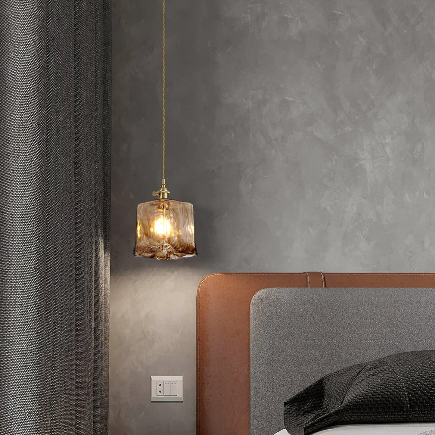 AmberHaven – Vintage Hanglamp in Bruin Glas