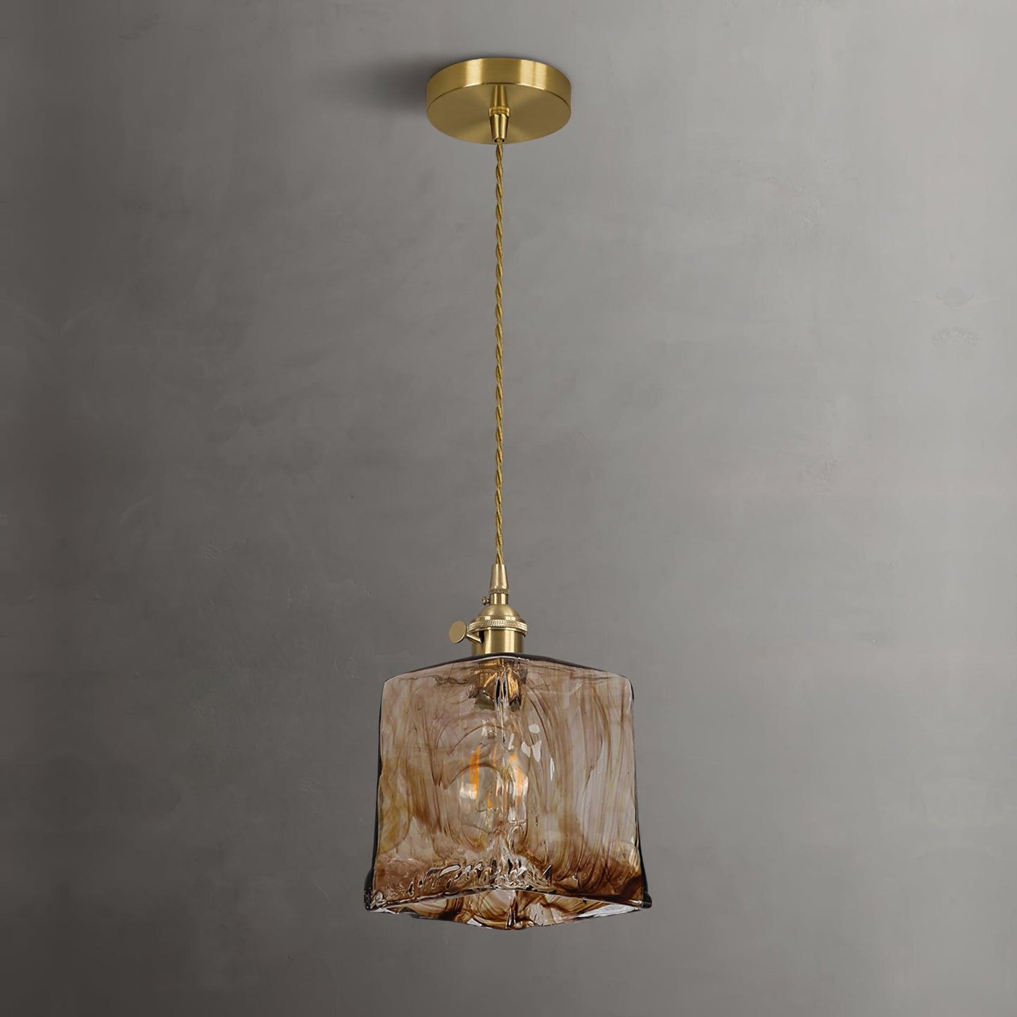AmberHaven – Vintage Hanglamp in Bruin Glas