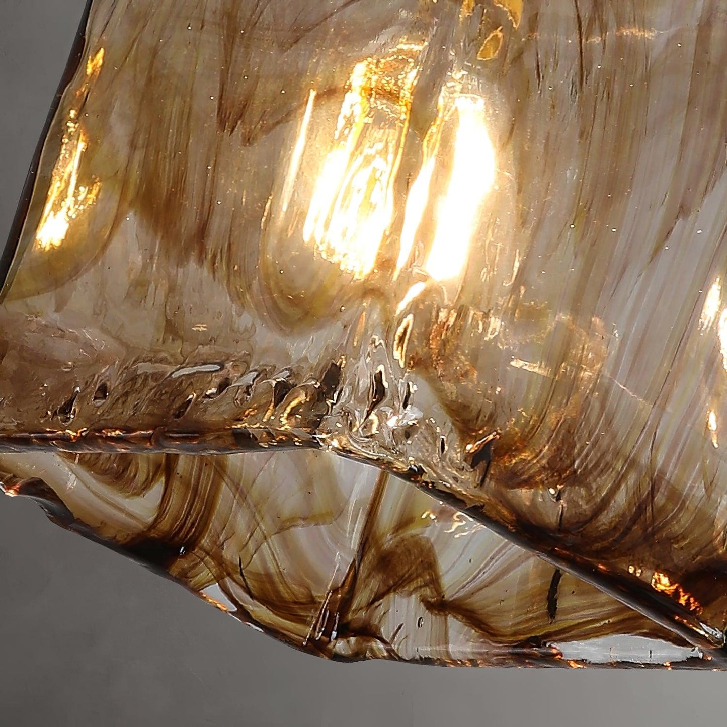 AmberHaven – Vintage Hanglamp in Bruin Glas