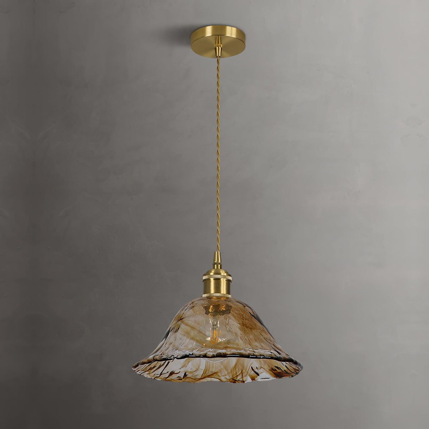 AmberHaven – Vintage Hanglamp in Bruin Glas