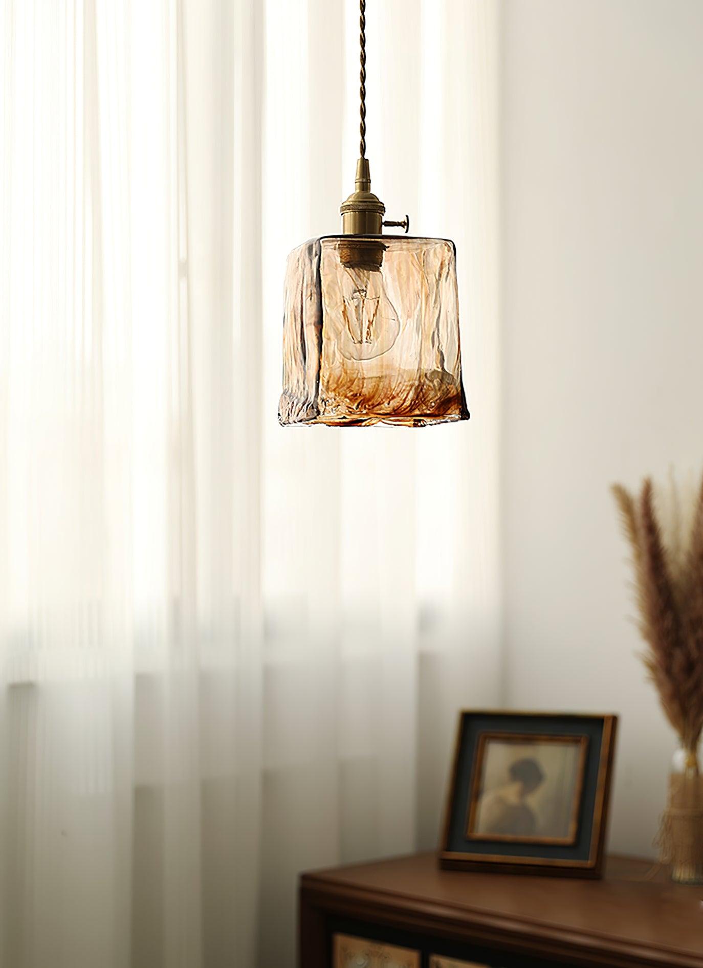 AmberHaven – Vintage Hanglamp in Bruin Glas