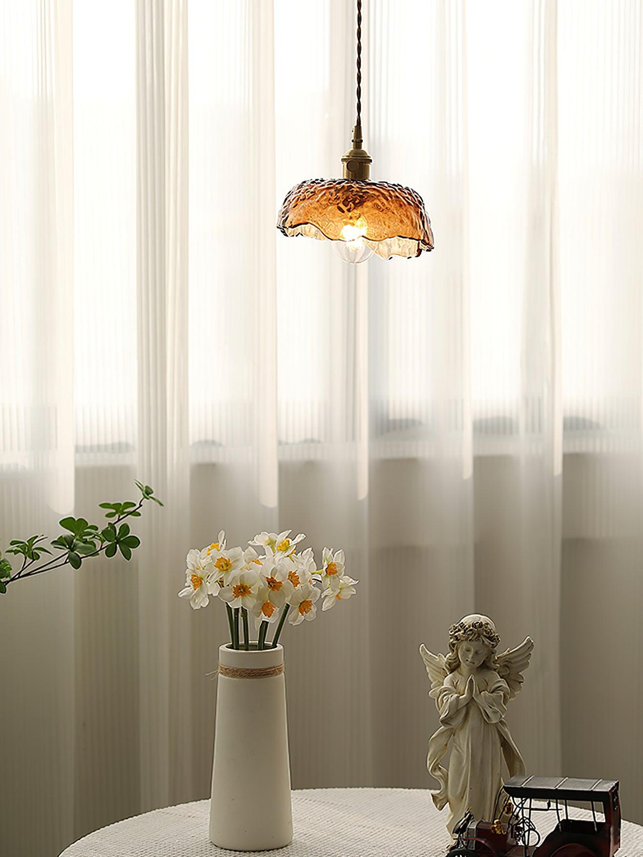 AmberHaven – Vintage Hanglamp in Bruin Glas