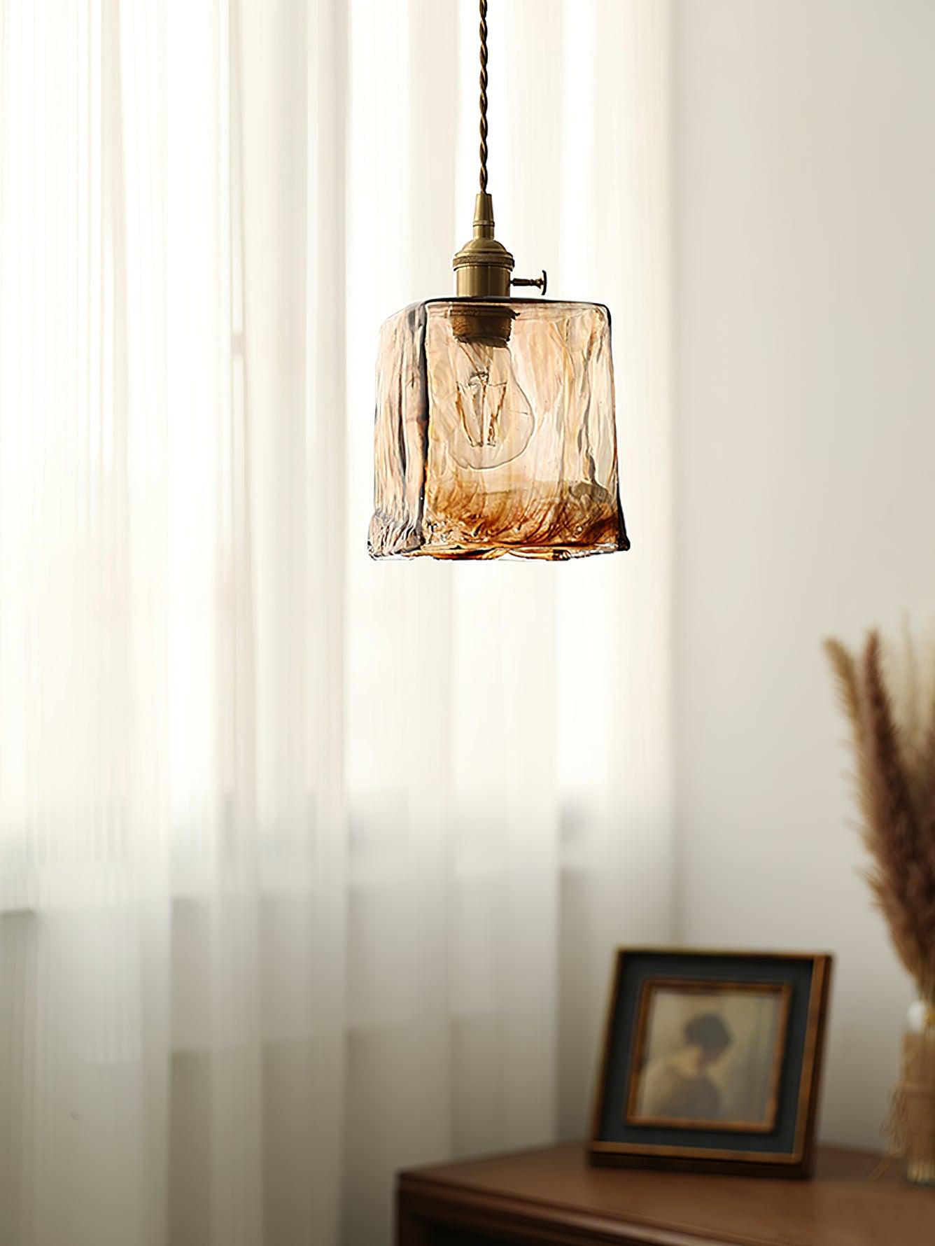 AmberHaven – Vintage Hanglamp in Bruin Glas