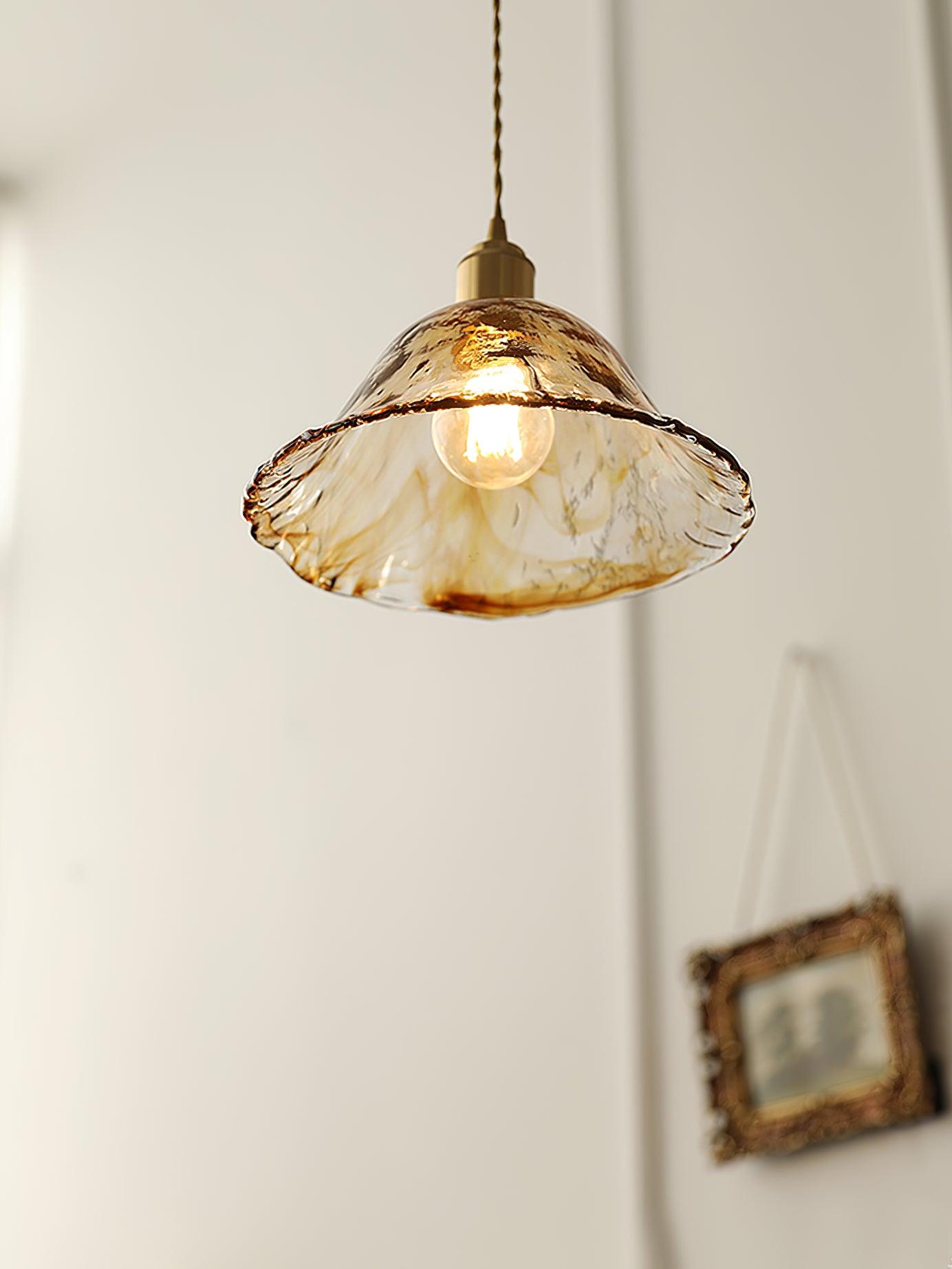 AmberHaven – Vintage Hanglamp in Bruin Glas